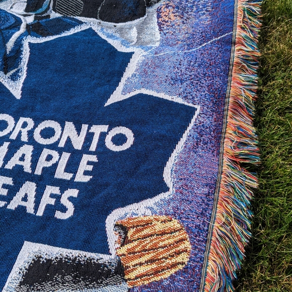 Toronto Maple Leafs tapestry blanket - Picture 2 of 3